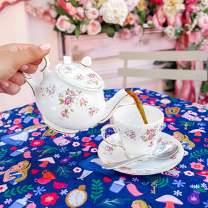 Disney© Dog Blanket - Alice In Wonderland