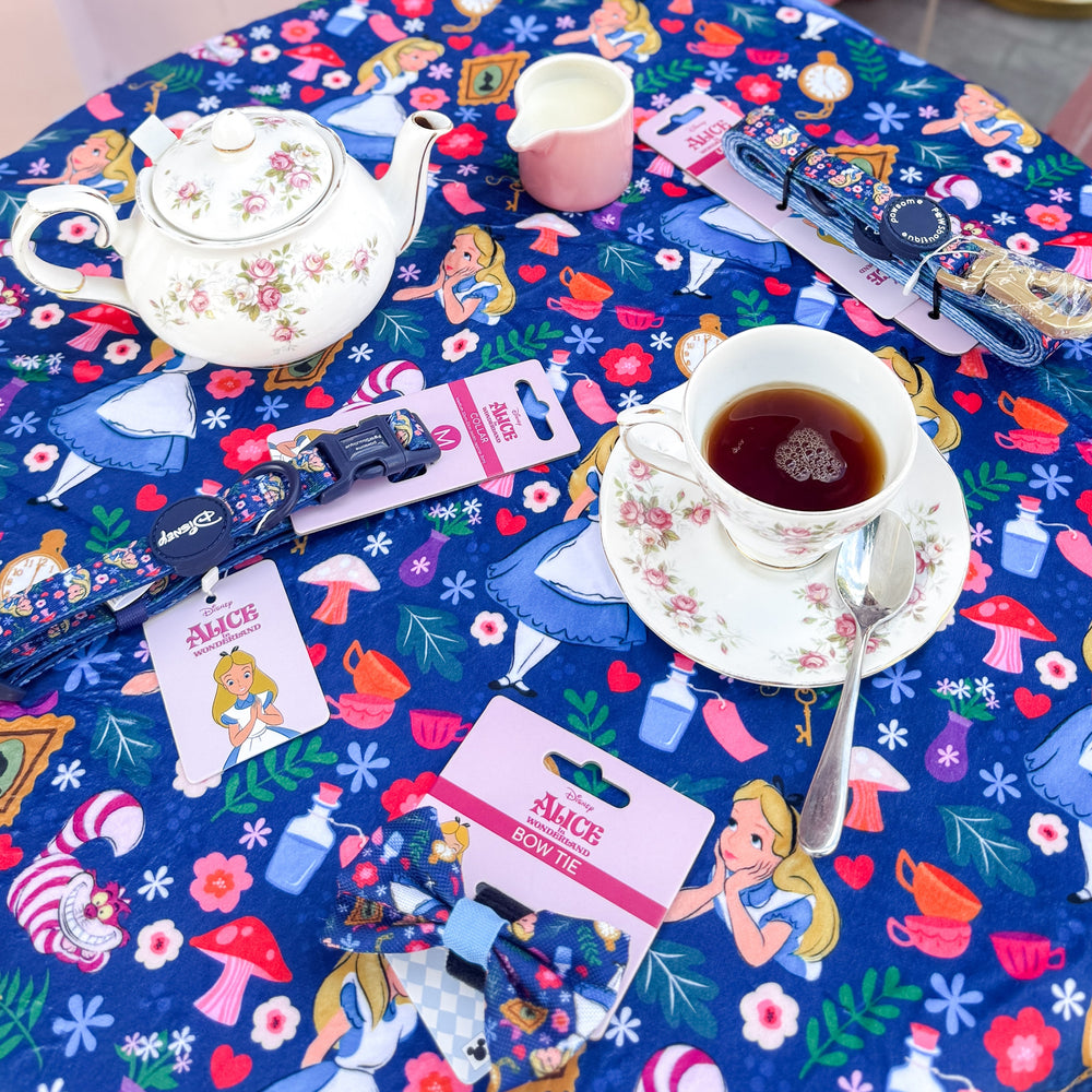 Disney© Dog Blanket - Alice In Wonderland